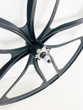 Cargar imagen en el visor de la galería, R4 BMX 24 ″ 26 ″ 29 ″ Mag Wheels Juego de cubiertas de cubo de aluminio con tornillos
