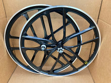 Load image into Gallery viewer, 29″ CNC BMX Cruiser 10 Spoke Alloy Rims Bicycle Sealed Wheel Set, Gloss Black
